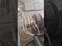 Машина для экструзирования пластиковых профилей